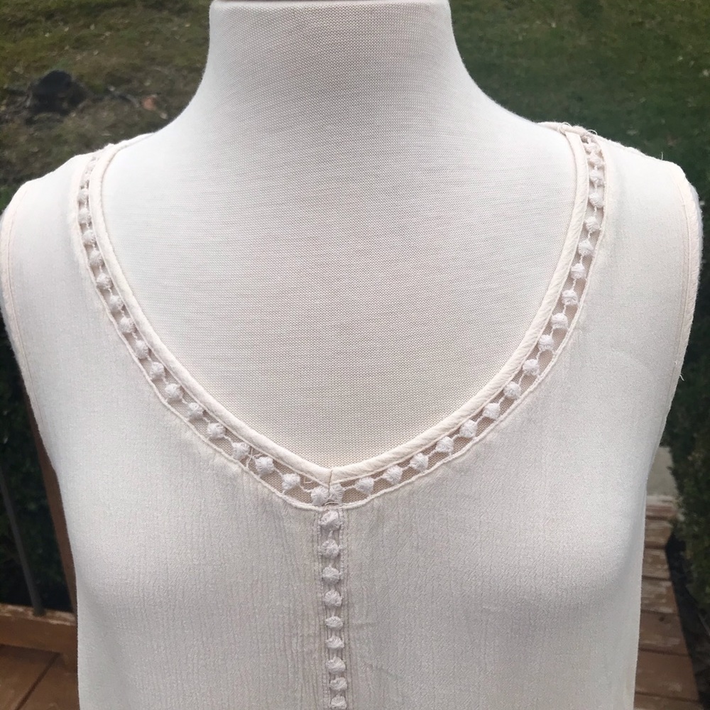 Creme colored Top - Picture 6 of 7